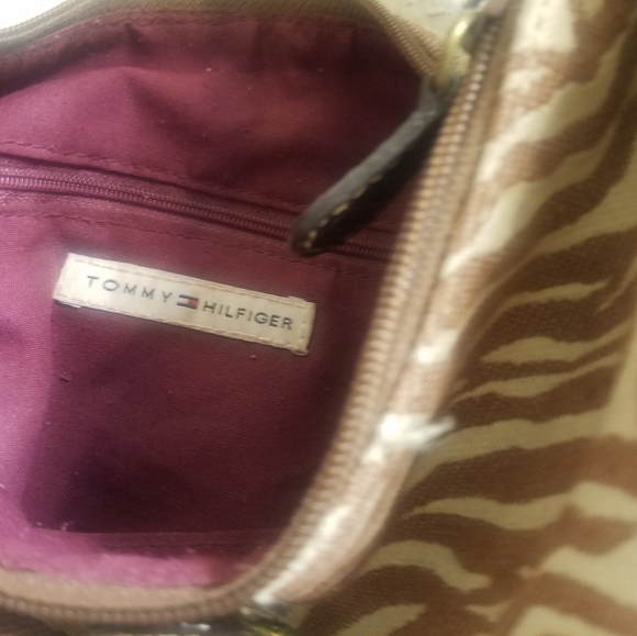 2 Tommy Hilfiger purses - Picture 2 of 9